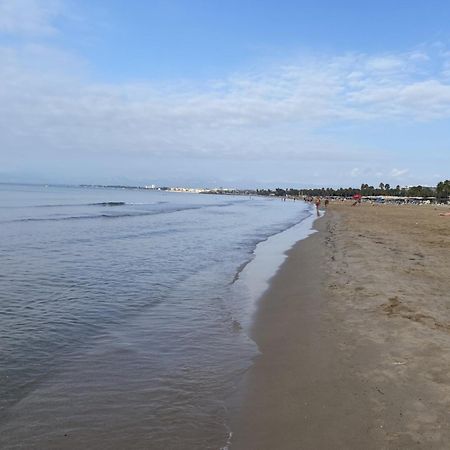 Apartamento Con Piscina En 1ª Linea De Playa En סאלו מראה חיצוני תמונה