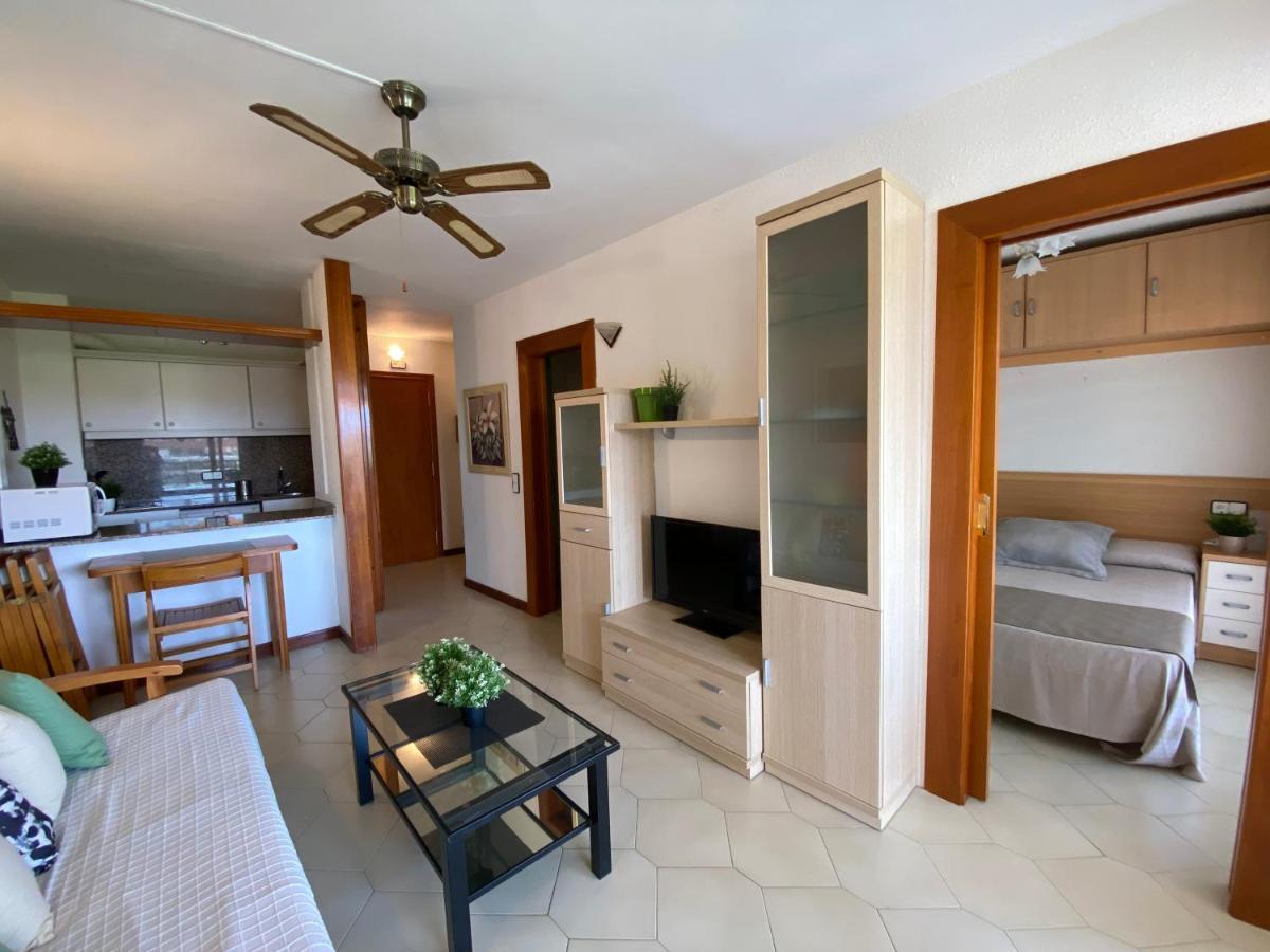 Apartamento Con Piscina En 1ª Linea De Playa En סאלו מראה חיצוני תמונה